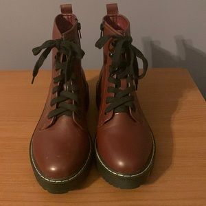 Madden Girl Kurrt Burgundy Paris Combat Boots Side Zip LaceUp Round Toe Tab